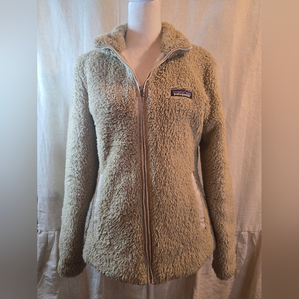 Patagonia Women's Cream Teddy Jacket - Picture 1 of 7